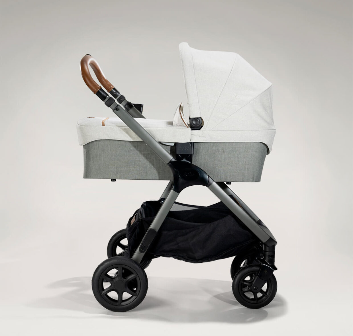 p4-joie-signature-pram-finiti-oyster-profile-carry-cot_1