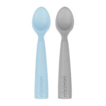 Esta é uma colher de silicone da marca Minikoioi, na cor Mineral Blue Powder Grey. É ideal para alimentar os bebés de forma segura e saudável, pois é feita de silicone de qualidade alimentar. Além disso, é resistente ao calor e às manchas.