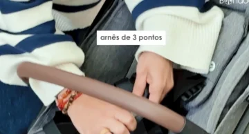 O carrinho de bebe Maxi-Cosi Soho têm um arnês de 3 pontos